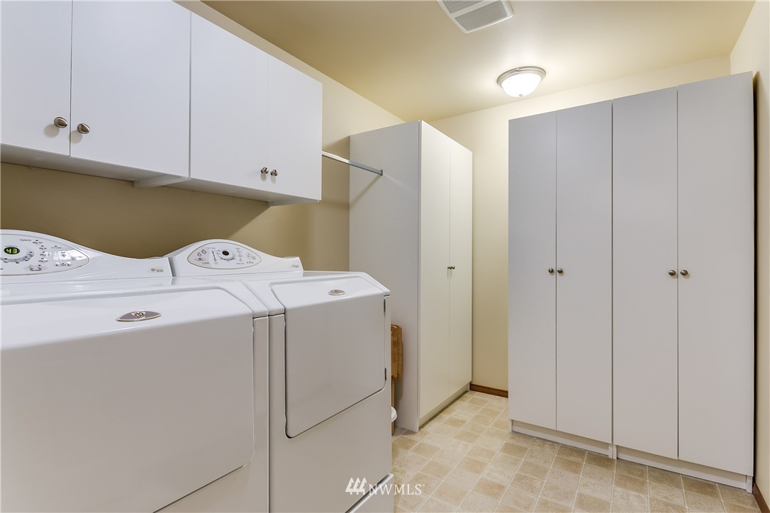 215 Orcas Place Southeast Renton, WA 98059 - Photo 24 of 25 Gallery Image 24