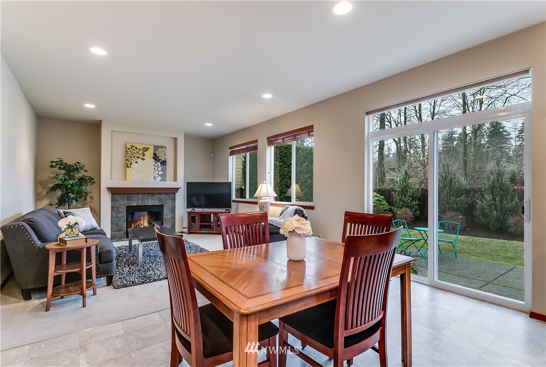 215 Orcas Place Southeast Renton, WA 98059 - Photo 5 of 25 Gallery Image 5