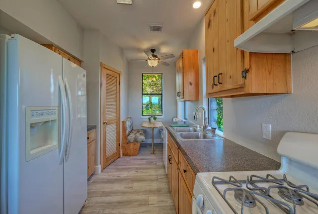 $3,400 | 15501 Rock Creek, Austin, TX 78734