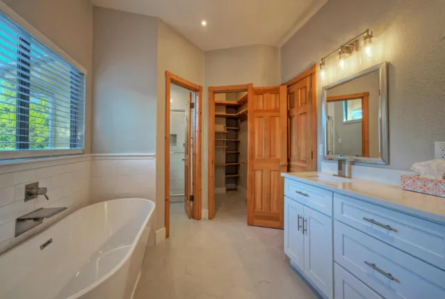 $3,400 | 15501 Rock Creek, Austin, TX 78734