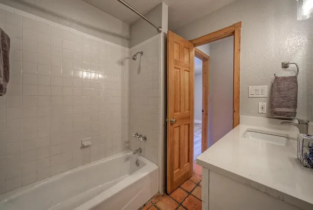 $3,400 | 15501 Rock Creek, Austin, TX 78734