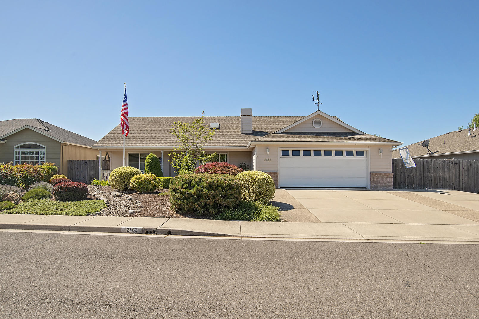 2462 Rabun Way Central Point, OR 97502 - Photo 1 of 31 Turn Key Home ready for Move in