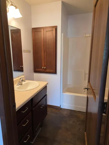 $330,000 | 1719 Grand Avenue, Worthington, MN 56187