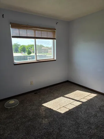 $330,000 | 1719 Grand Avenue, Worthington, MN 56187