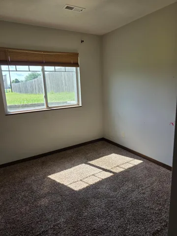 $330,000 | 1719 Grand Avenue, Worthington, MN 56187