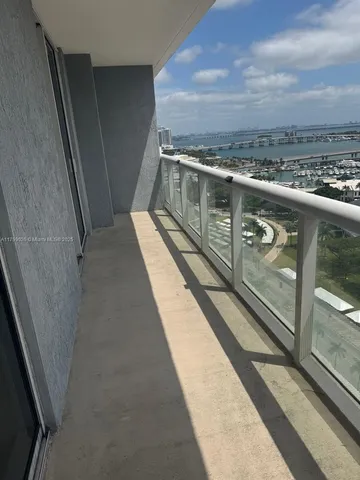 $4,400 | 50 Biscayne Boulevard, Unit 2204, Miami, FL 33132
