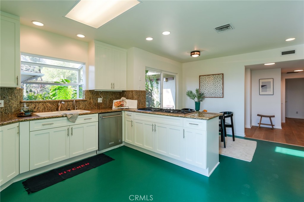 430 Devonwood Road Altadena, CA 91001 - Photo 14 of 39