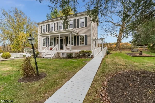$579,000 | 383 Pittstown Road, Pittstown, NJ 08867