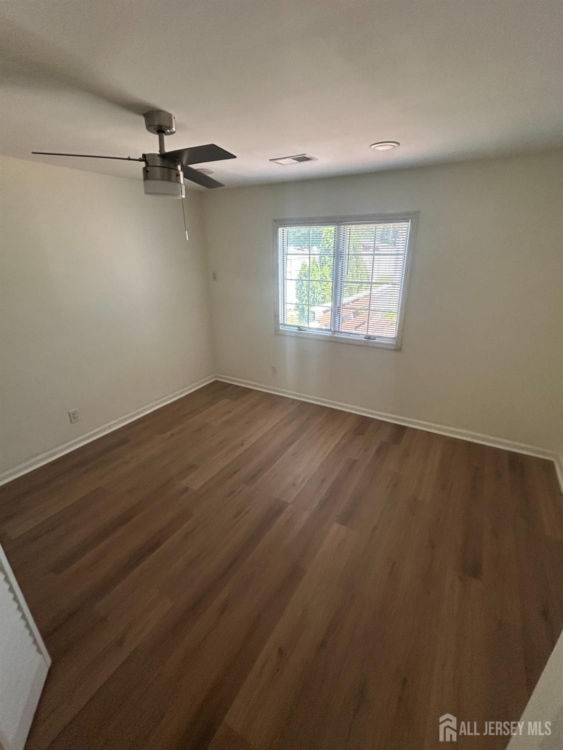 17 Raleigh Road Edison, NJ 08817 - Photo 10 of 16