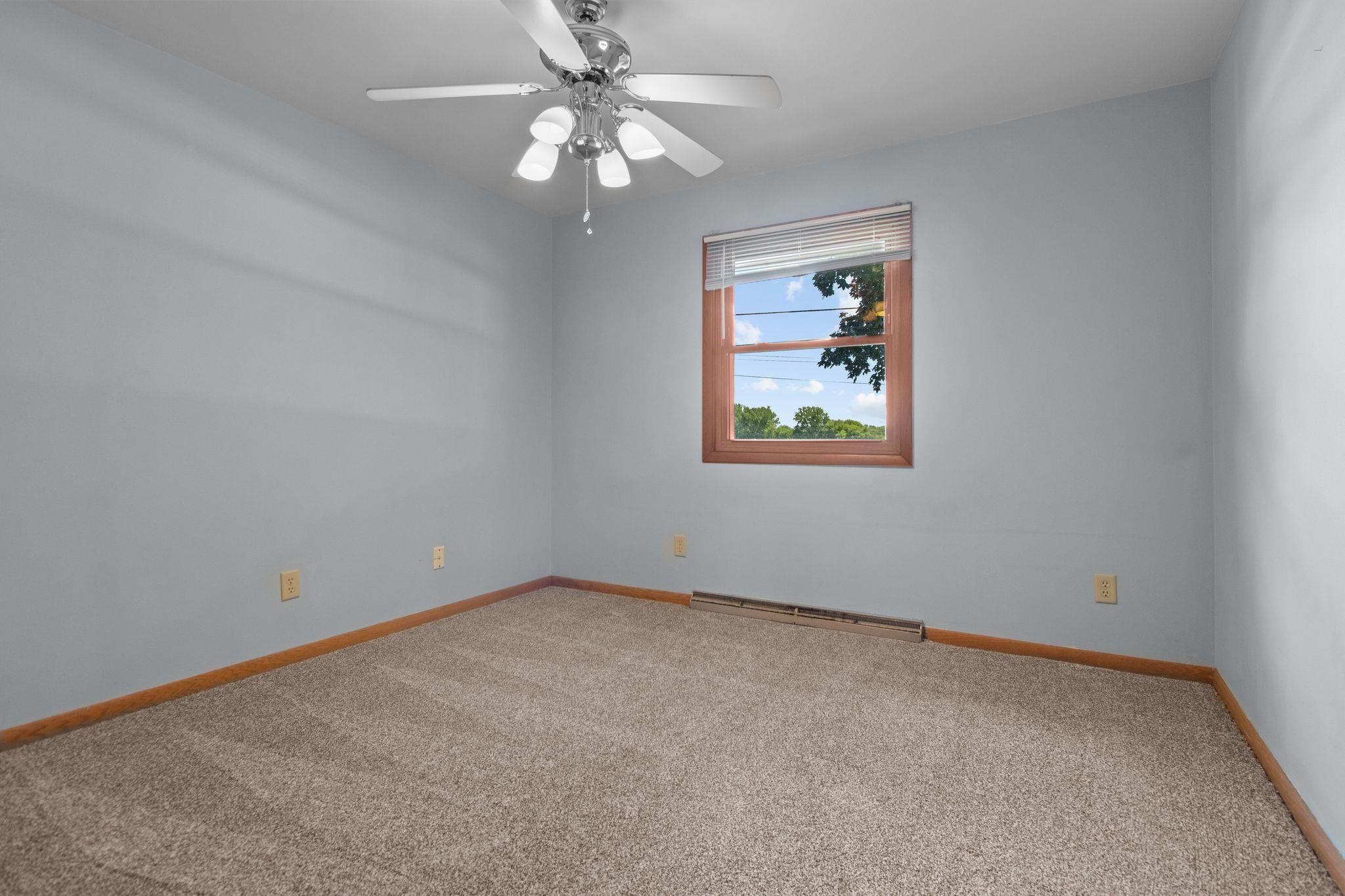 5730 West Sandra Drive Appleton, WI 54913 - Photo 15 of 28