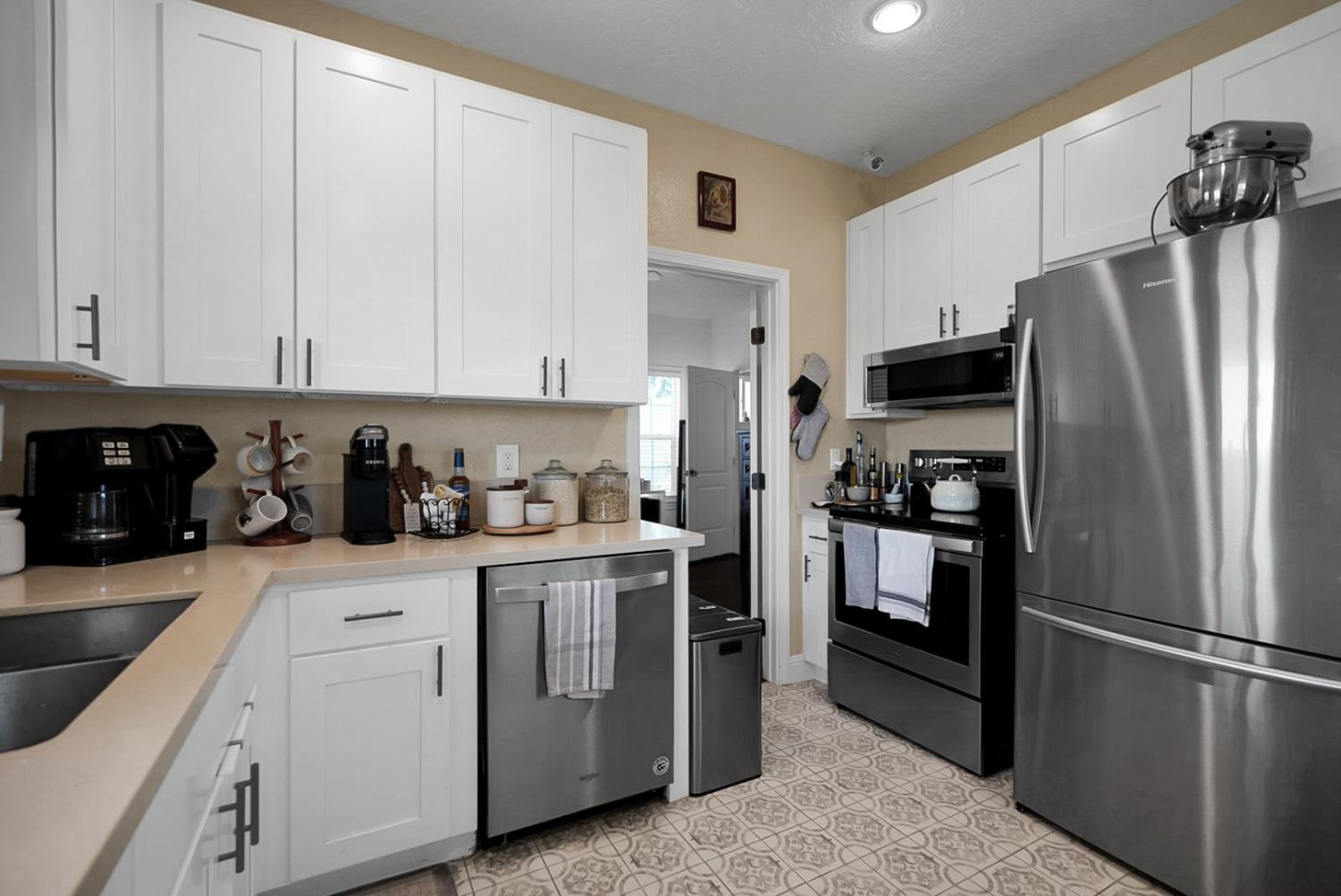 609 East Keyes Road Ceres, CA 95307 - Photo 8 of 28 Gallery Image 8