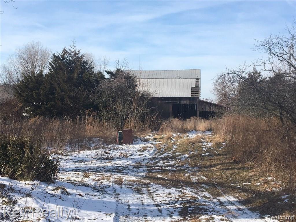 4011 Nolan Road Carleton, MI 48117 - Photo 2 of 11 IMG_4120.JPG