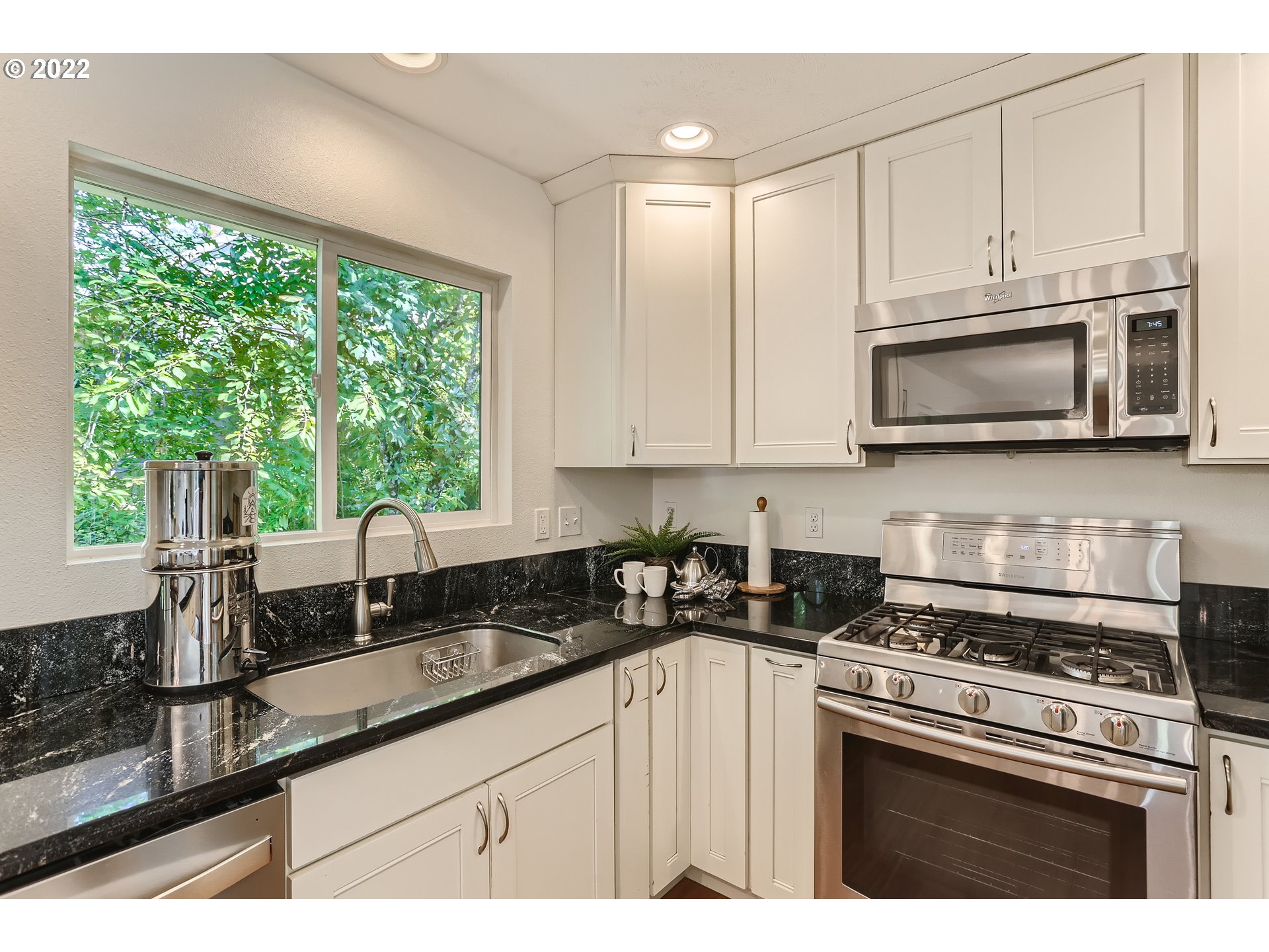 9650 Southwest Morrison Street Portland, OR 97225 - Photo 11 of 26 Gallery Image 11