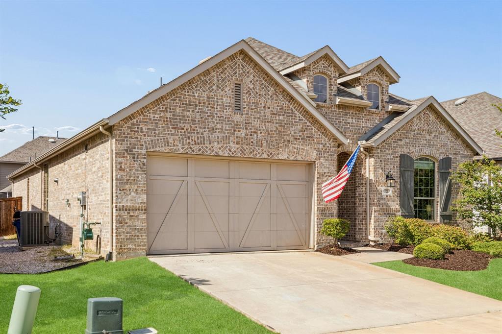 721 Corner Post Path Celina, TX 75009 - Photo 2 of 31