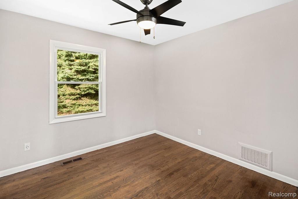 28403 Peppermill Road Farmington Hills, MI 48331 - Photo 20 of 26