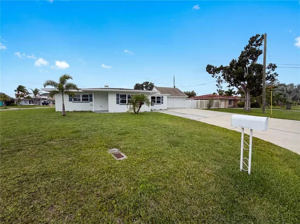 $475,000 | 567 Baywood Drive North, Dunedin, FL 34698