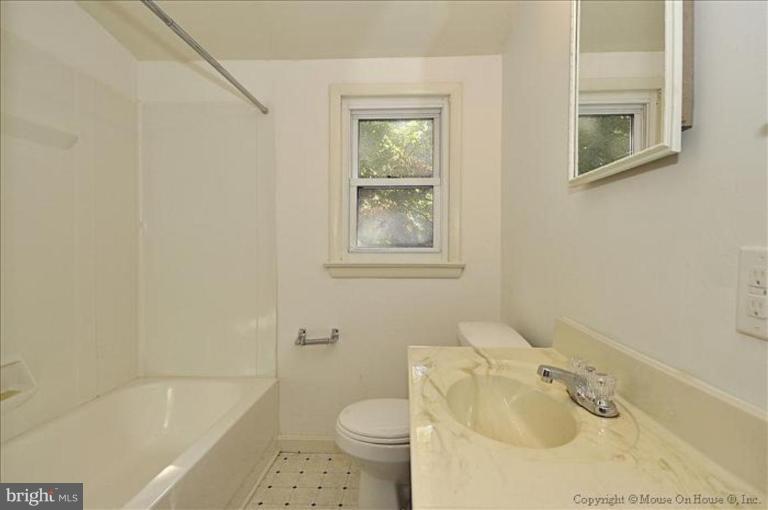 15115 Peach Orchard Road Silver Spring, MD 20905 - Photo 12 of 16 Bath #2