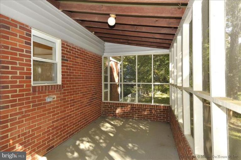 15115 Peach Orchard Road Silver Spring, MD 20905 - Photo 5 of 16 Porch