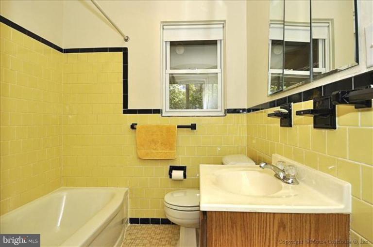 15115 Peach Orchard Road Silver Spring, MD 20905 - Photo 8 of 16 Bath #1
