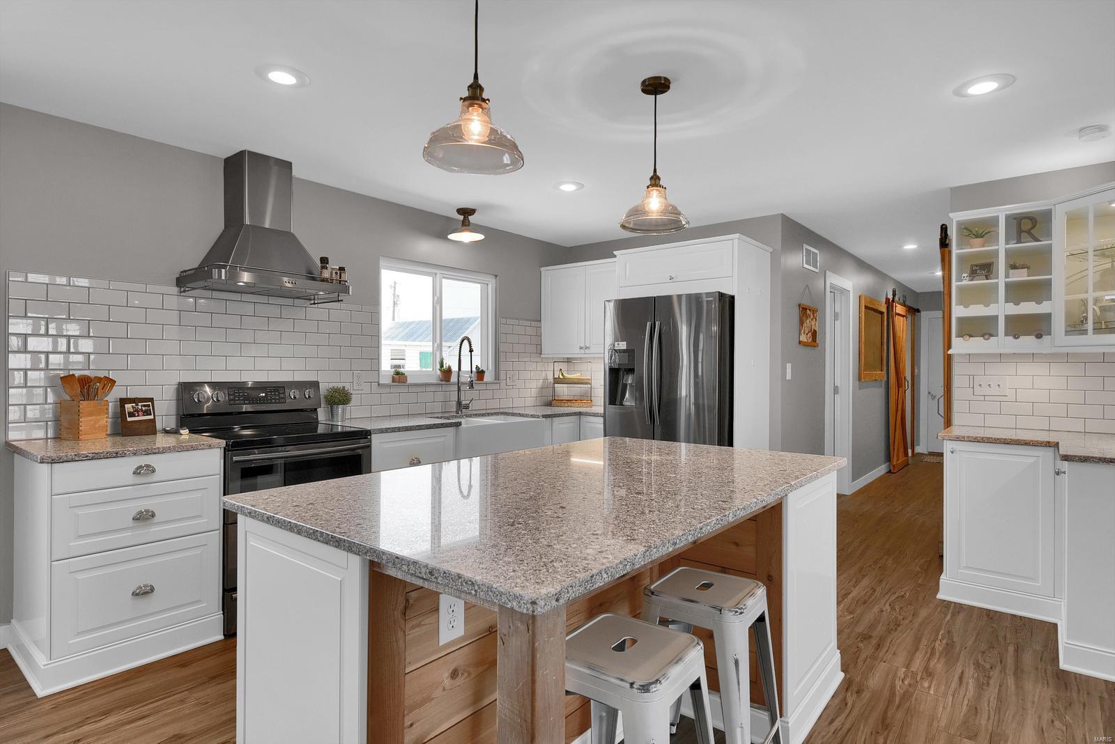 9249 Church Road Worden, IL 62097 - Photo 8 of 28