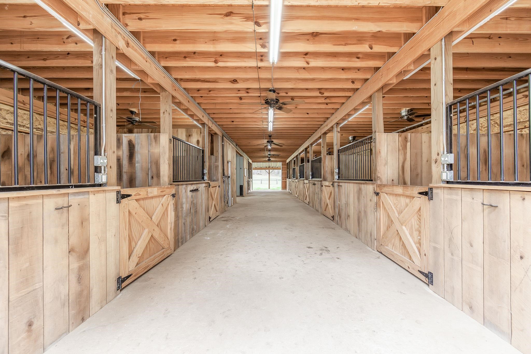 348 Countryside Drive Lexington, TN 38351 - Photo 32 of 39