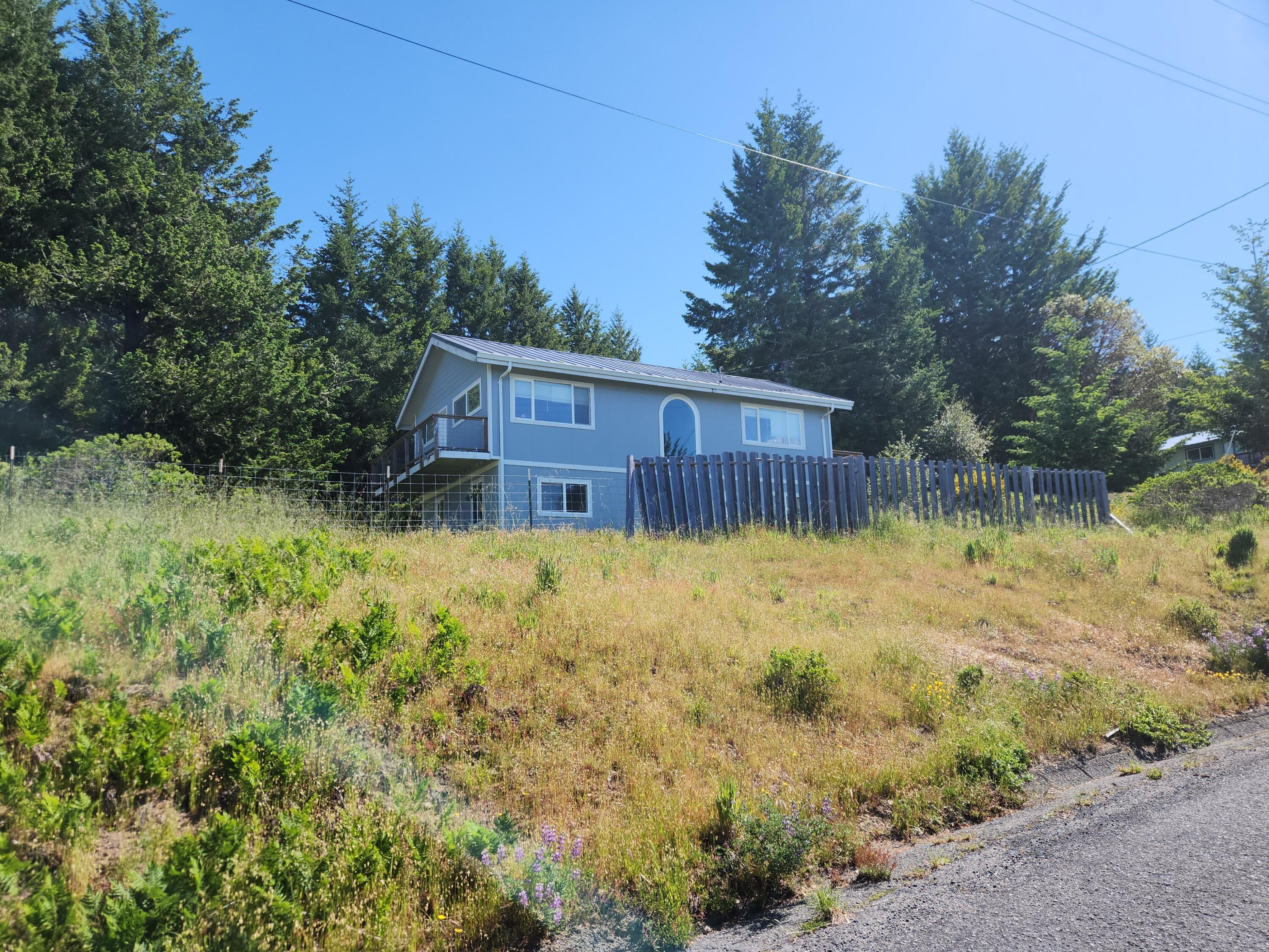 230 Olson Road Whitethorn, CA 95589 - Photo 4 of 32
