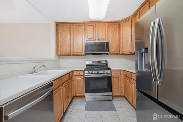 $450,000 | 358 Rector Street, Unit 308, Perth Amboy, NJ 08861