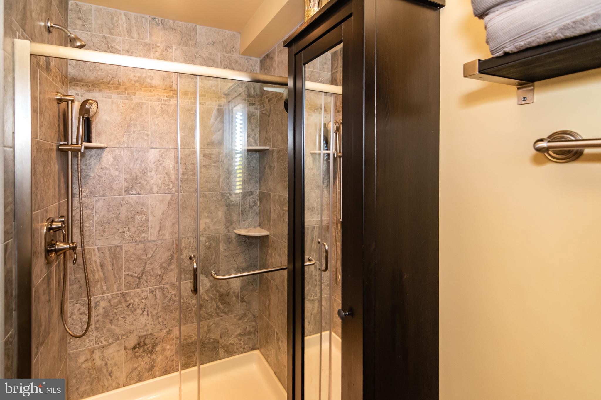 426 Kathmere Road Havertown, PA 19083 - Photo 21 of 37 Main Floor Full Bath/Shower