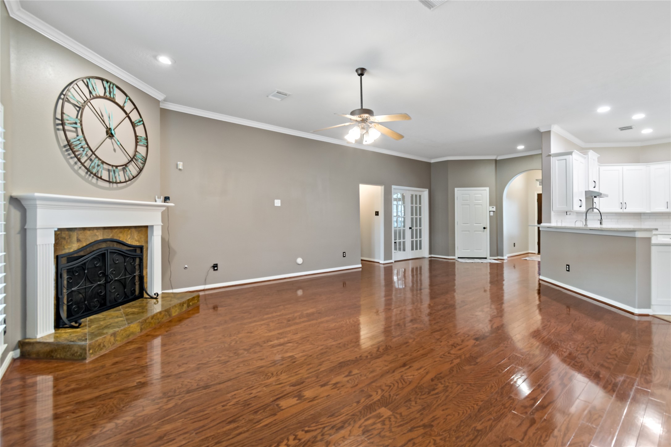 20302 Water Point Trail Humble, TX 77346 - Photo 3 of 30 Lvingspace open to Kitchen