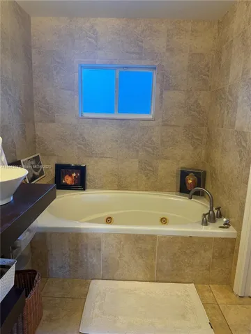 $4,600 | 10233 Northwest 52nd Lane, Doral, FL 33178