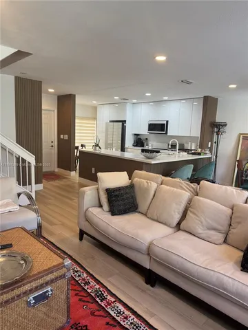 $4,600 | 10233 Northwest 52nd Lane, Doral, FL 33178