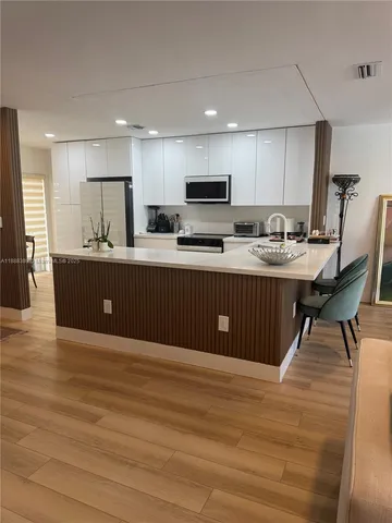 $4,600 | 10233 Northwest 52nd Lane, Doral, FL 33178