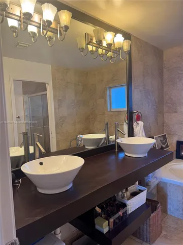 $4,600 | 10233 Northwest 52nd Lane, Doral, FL 33178