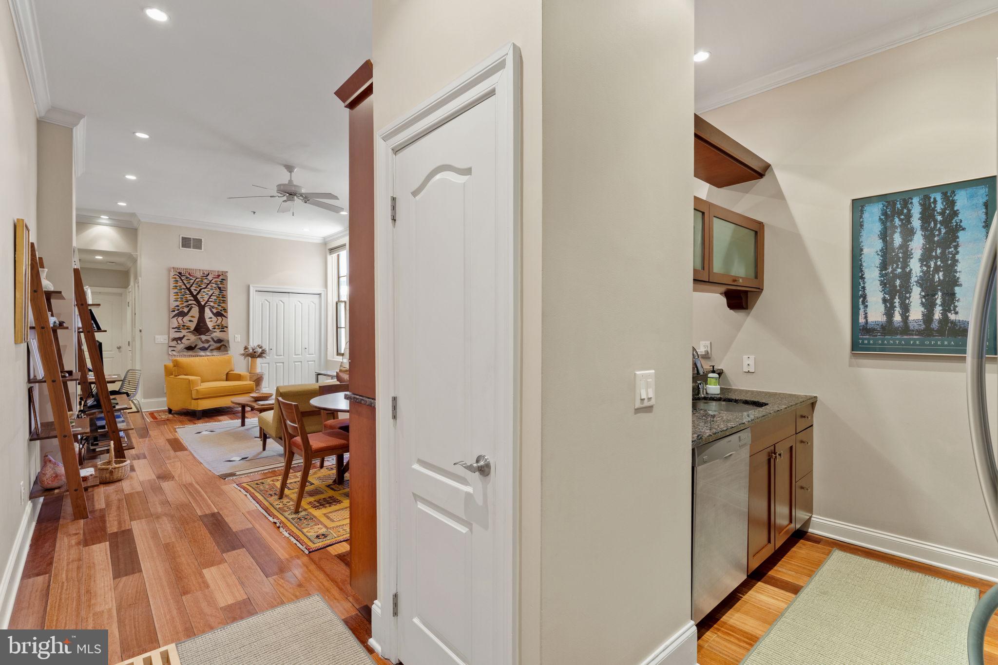 2049 Walnut Street, Unit 1R Philadelphia, PA 19103 - Photo 3 of 18