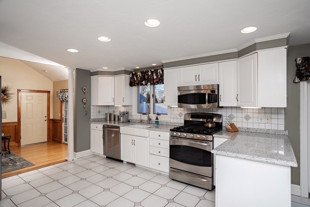 4 Oxen Drive Marshfield, MA 02050 - Photo 5 of 28