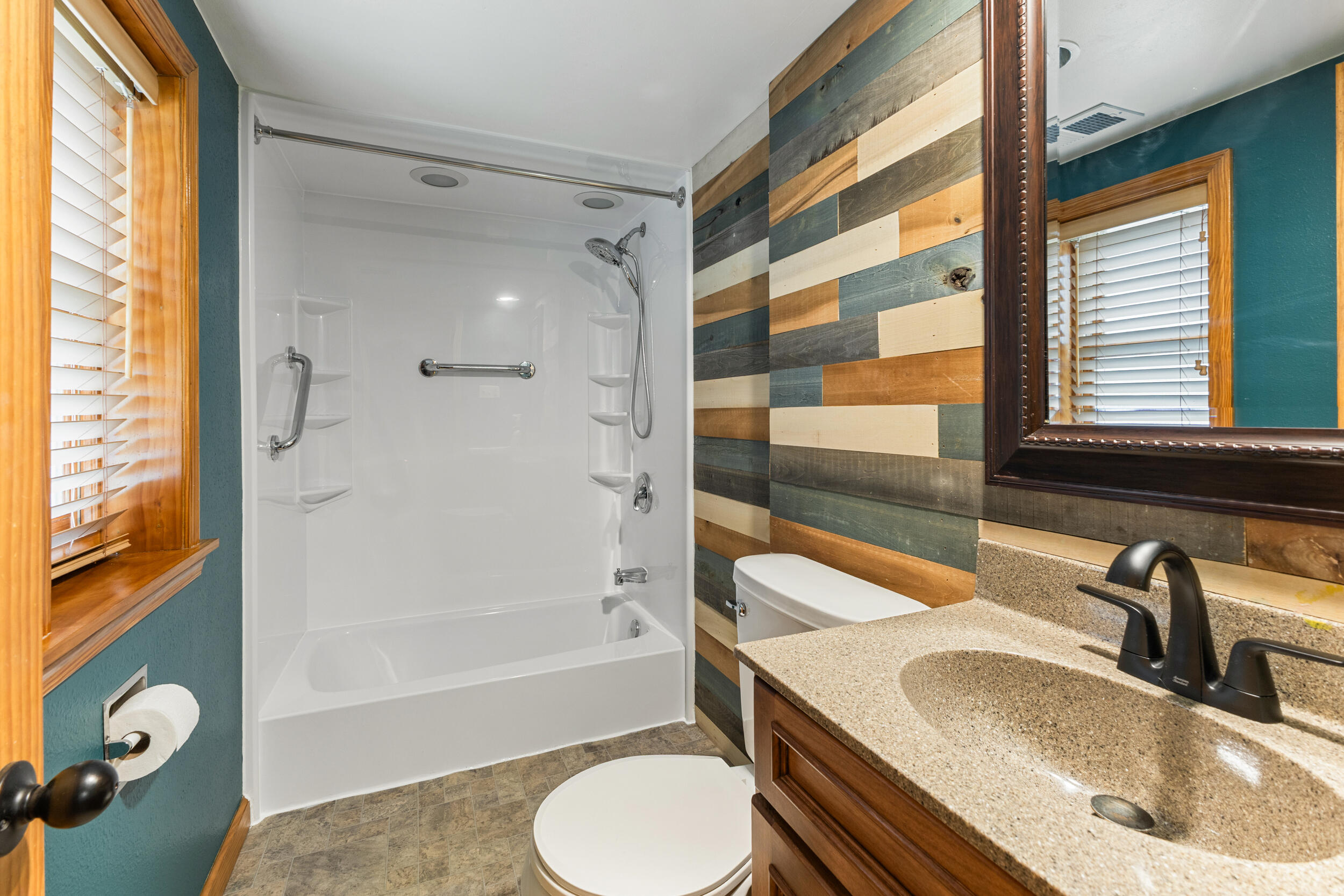 8413 Fox River Road Waterford, WI 53185 - Photo 10 of 26 Full Bath