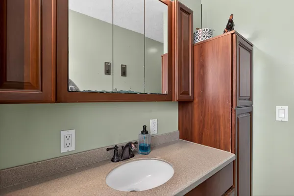 $243,000 | 615 Sioux Street, Jackson, MI 49203