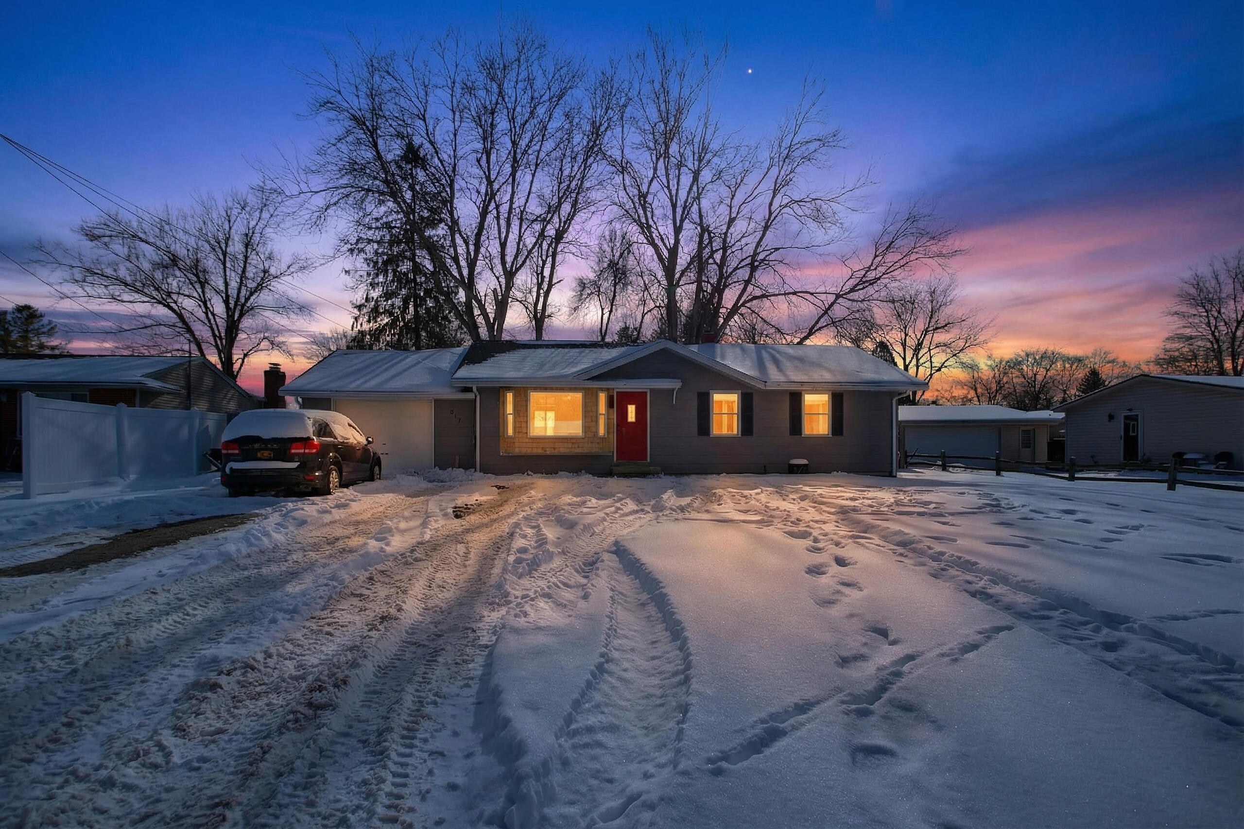 615 Sioux Street Jackson, MI 49203 - Photo 2 of 35 026_0N0A3190#twilight