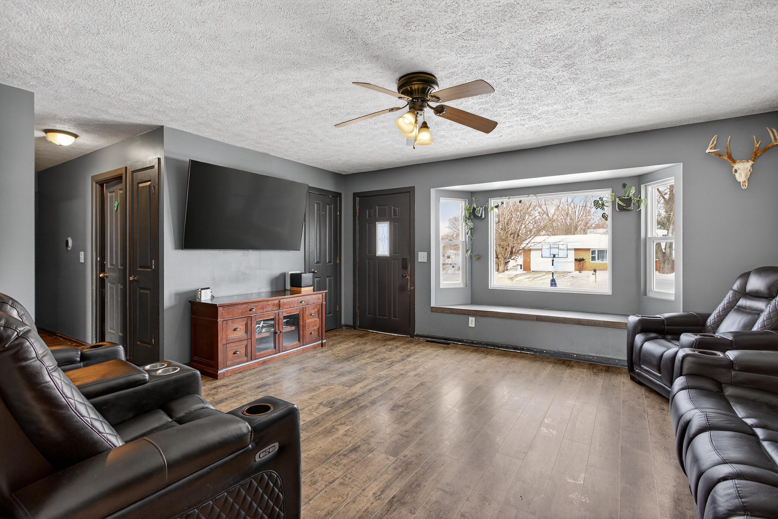 615 Sioux Street Jackson, MI 49203 - Photo 7 of 35 002_0N0A3119