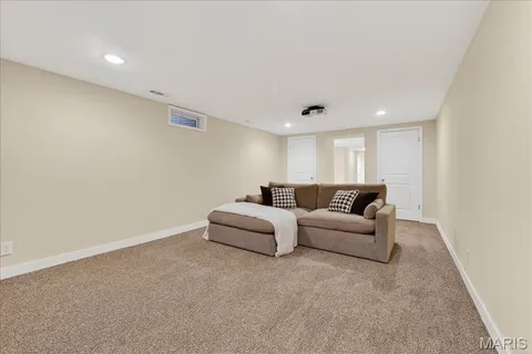 $389,900 | 8628 Mayflower Court, St. Louis, MO 63132