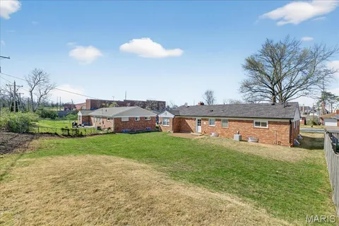 $389,900 | 8628 Mayflower Court, St. Louis, MO 63132