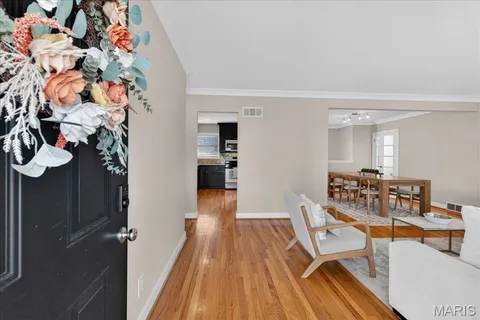 $389,900 | 8628 Mayflower Court, St. Louis, MO 63132