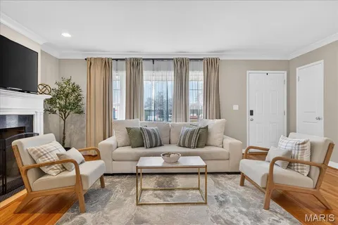 $389,900 | 8628 Mayflower Court, St. Louis, MO 63132