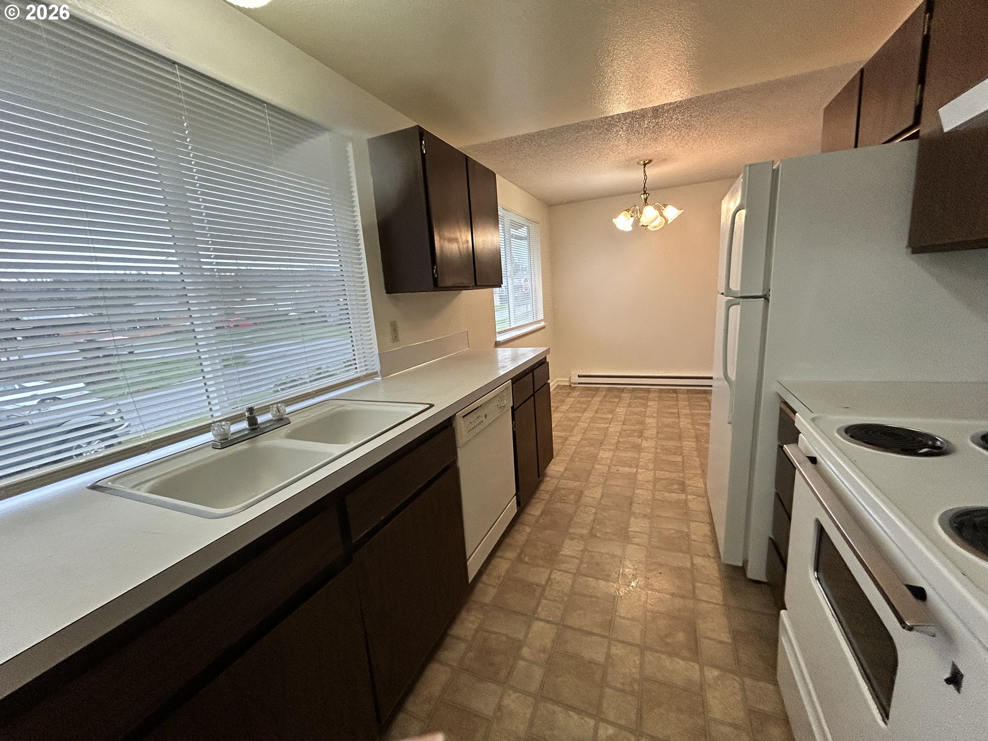 504 Lord Street Kelso, WA 98626 - Photo 9 of 37