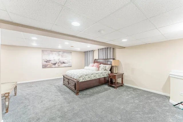 $385,000 | 1748 Windward Avenue, Naperville, IL 60563