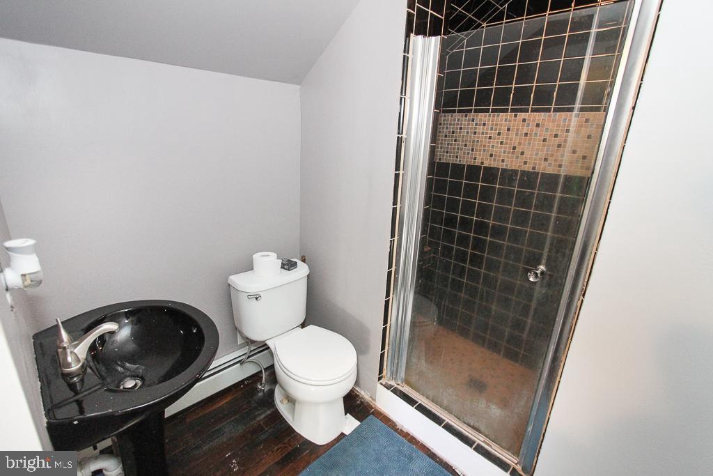 1475 California Road Quakertown, PA 18951 - Photo 19 of 24 2ND FLOOR FULL BATHROOM