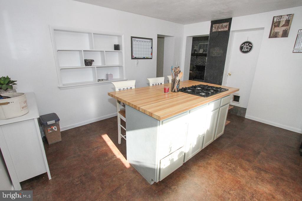 1475 California Road Quakertown, PA 18951 - Photo 6 of 24 KITCHEN