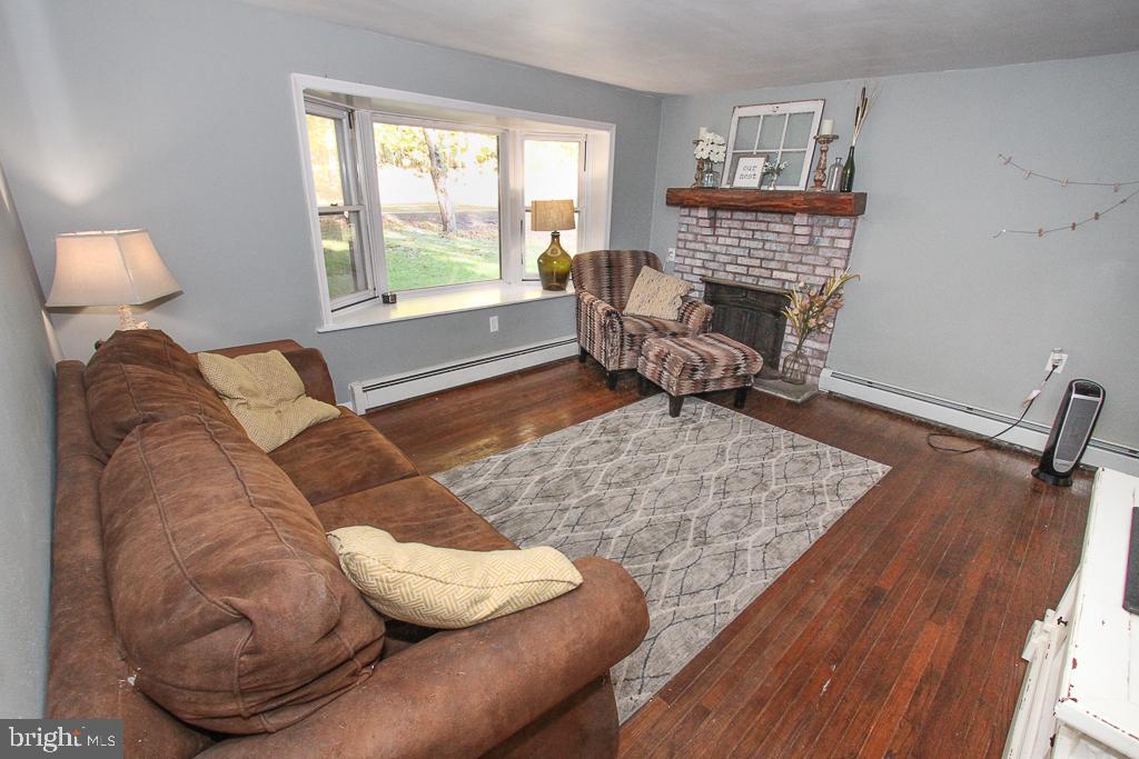 1475 California Road Quakertown, PA 18951 - Photo 7 of 24 FAMILY ROOM