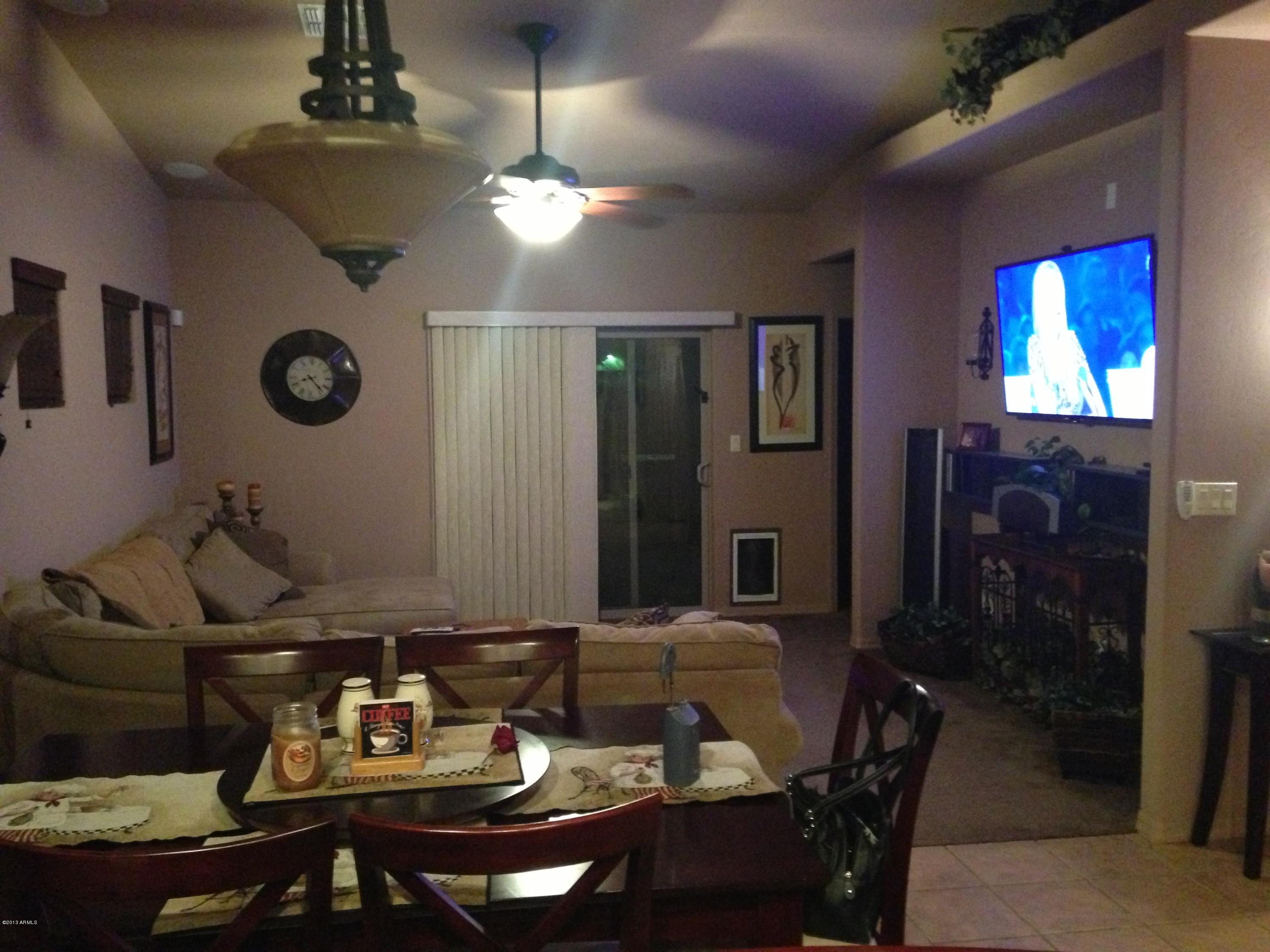 728 East Carson Road Phoenix, AZ 85042 - Photo 4 of 14 Living