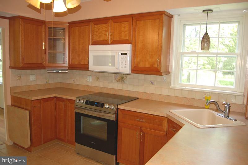 515 Whitford Hills Road Exton, PA 19341 - Photo 8 of 27 Gallery Image 8